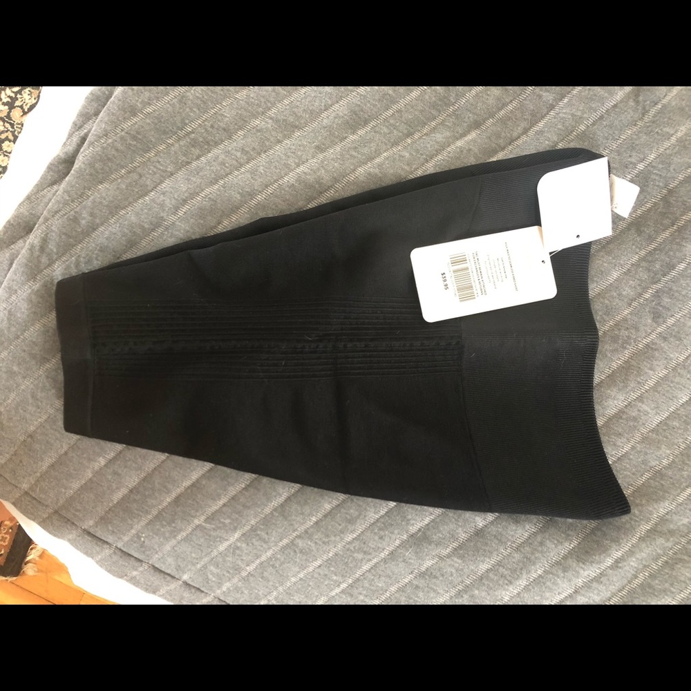 New Fabletics High-Waisted Seamless Ribbed Short
